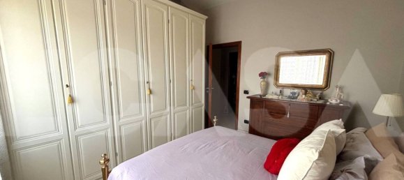 2 bedrooms Apartment in Naples, Italy No. 313531 4