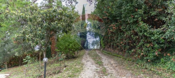 3 bedrooms House in Monte San Vito, Italy No. 25649 8