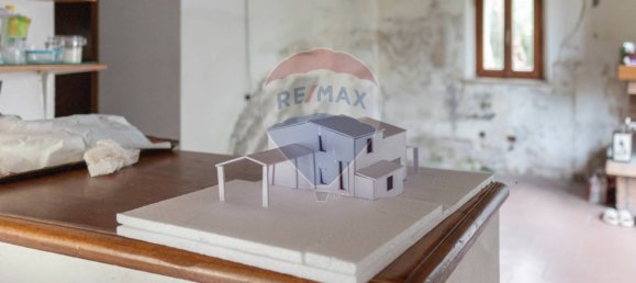 3 bedrooms House in Monte San Vito, Italy No. 25649 5