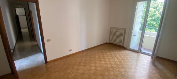 5 rooms Apartment in Sassuolo, Italy No. 298841 8