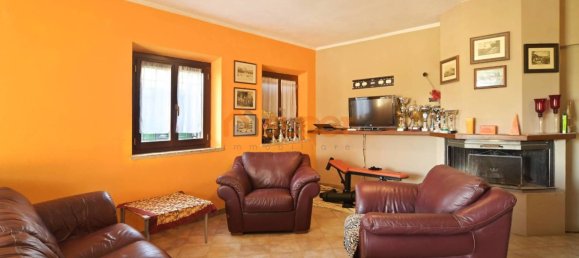 3 bedrooms Villa in Castel Ritaldi, Italy No. 160063 9