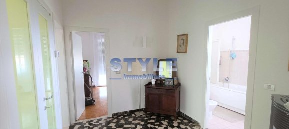 4 rooms House in Campolongo Maggiore, Italy No. 162942 6