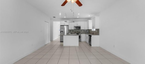 3 Schlafzimmer Villa in Miami, USA, Nr. 615223 24