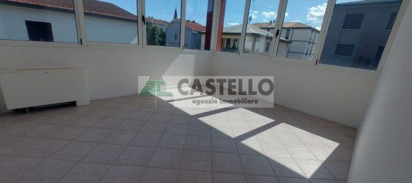 73m² Office in Padua, Italy No. 112803 2