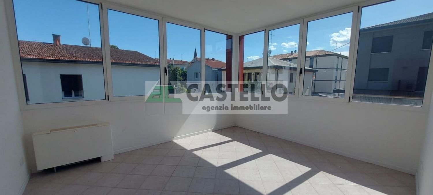 73m² Office in Padua, Italy No. 112803