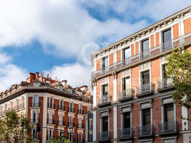 3 bedrooms Apartment in Cuatro Caminos, Spain No. 194814