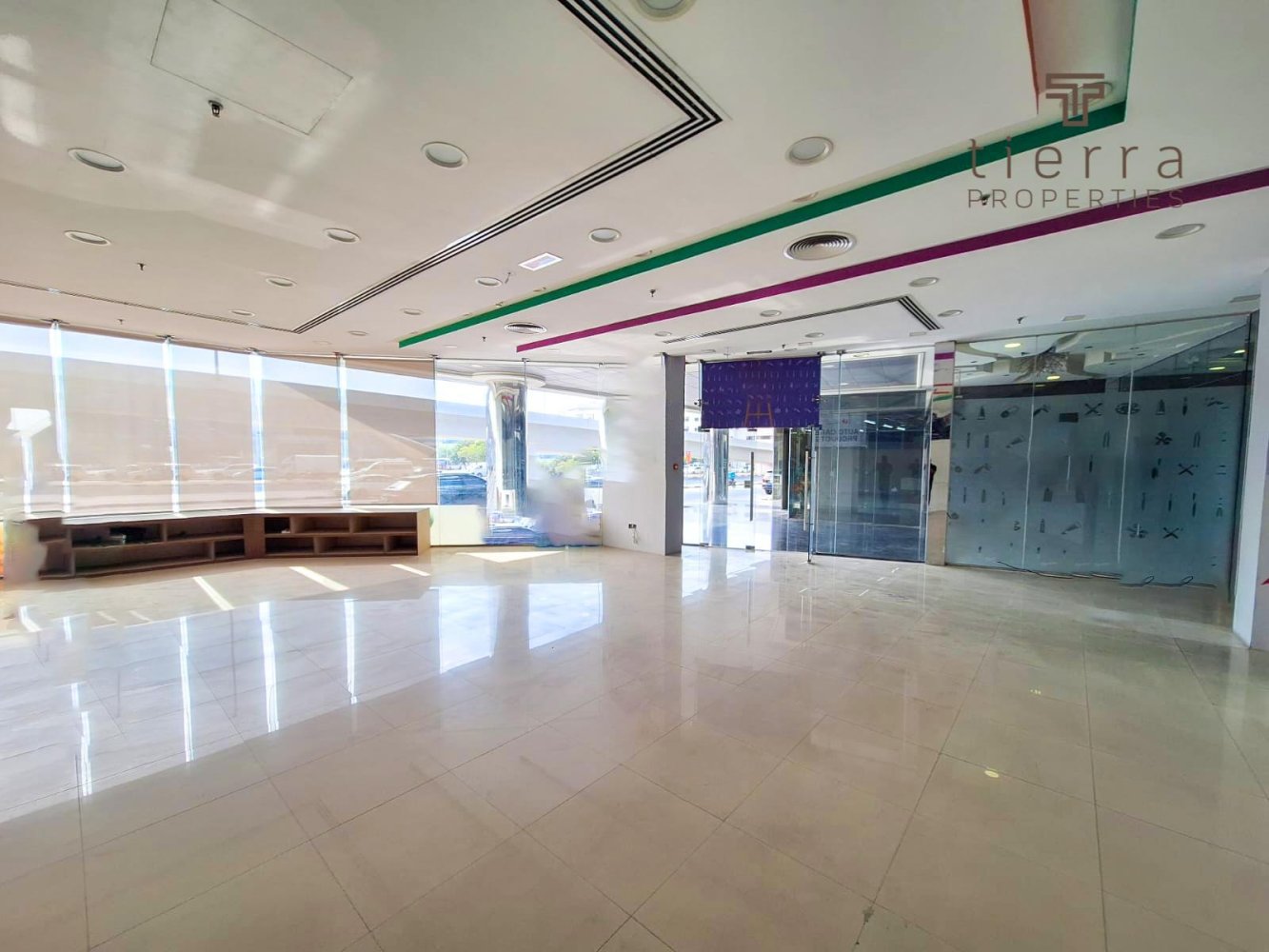 151.4m² Shop in Deira, UAE No. 54114