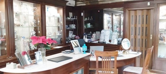 1 room Commercial property in Rome, Italy No. 163520 3