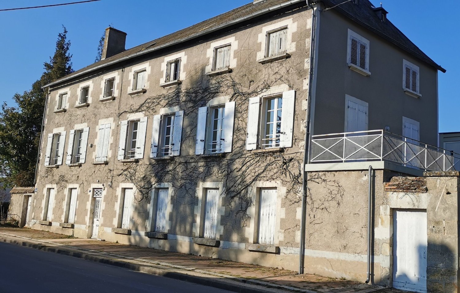 9 chambres Maison à Vatan, France No. 159577