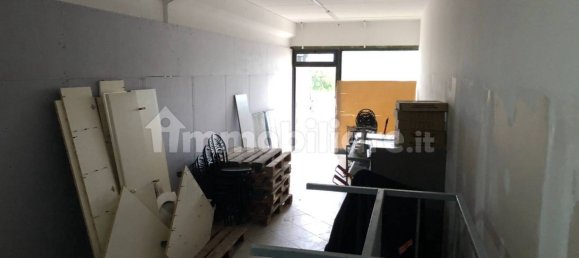 42m² Warehouse in Pisa, Italy No. 47015 3