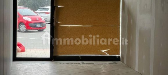 42m² Warehouse in Pisa, Italy No. 47015 7