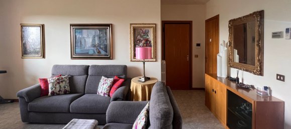 5 bedrooms Penthouse in Reggio Emilia, Italy No. 341754 2