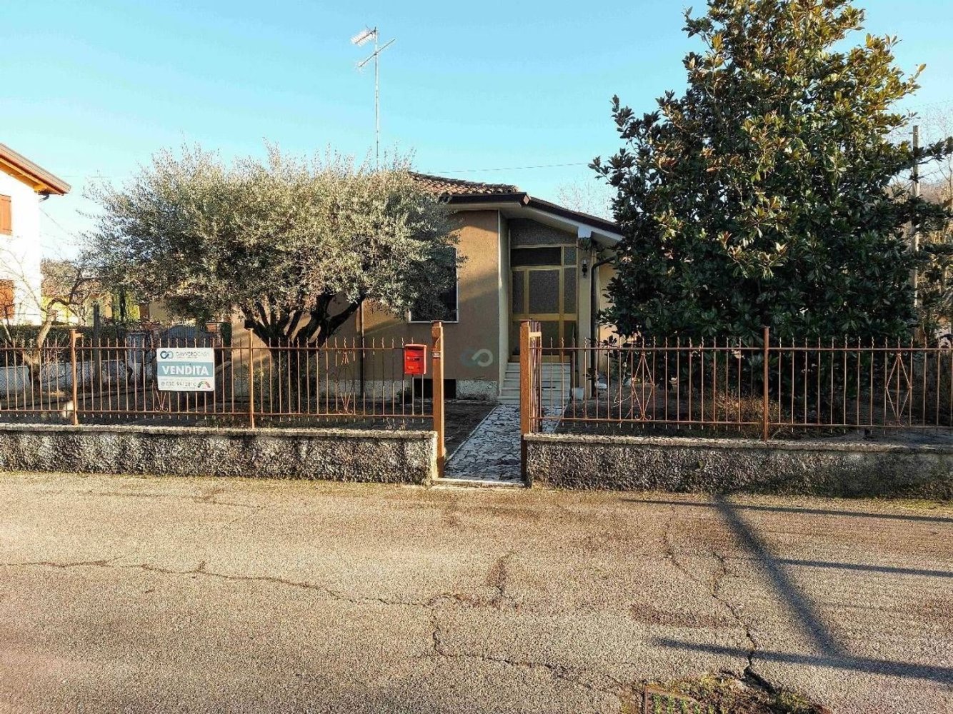 5 bedrooms Villa in Valeggio sul Mincio, Italy No. 396522