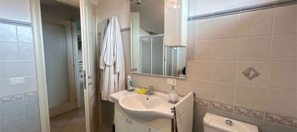 Квартира с 5 комнатами в Масса, Италия № 150318 12