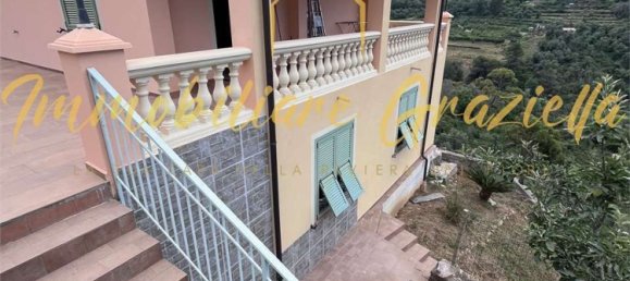 Apartamento de 8 habitaciónes en Vallebona, Italy No. 194502 2