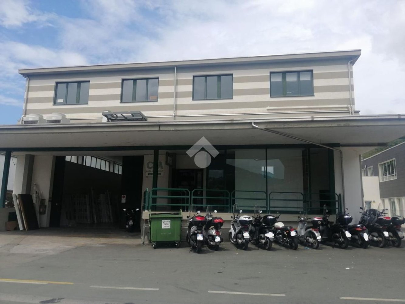 Almacén en Carasco, Italy 1300 m² No. 83020