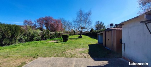 3 bedrooms House in Saint-Eloi, France No. 263307 2