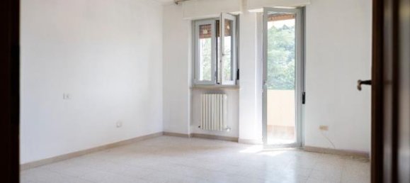 Apartamento de 3 dormitorios en Avezzano, Italy No. 329116 2