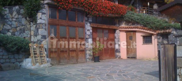 4 bedrooms Villa in Bianzano, Italy No. 135660 6