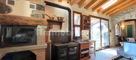 4 bedrooms Villa in Bianzano, Italy No. 135660 17