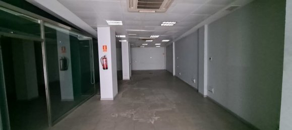 287m² Commercial property in Zaragoza, Spain No. 136090 3
