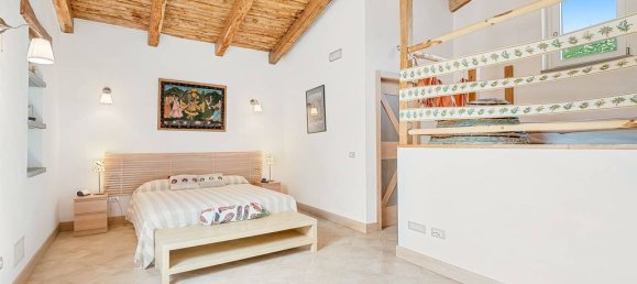 Вилла с 9 спальнями в Джунгано, Италия № 114767 10