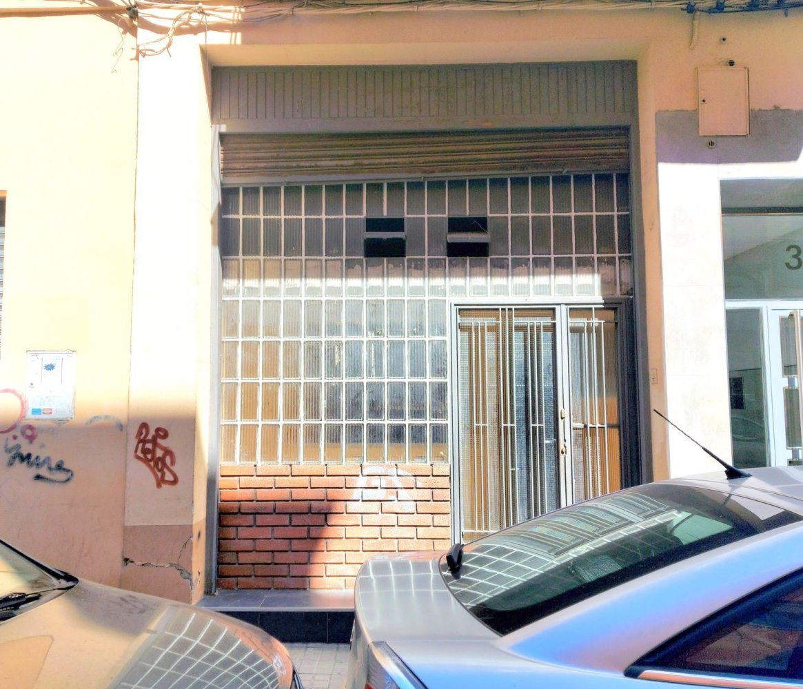 Propriété commerciale à Zaragoza, Spain 187m² No. 215345