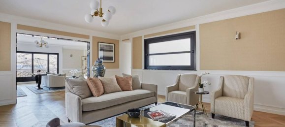 4 bedrooms Apartment in Paris, France No. 172256 2