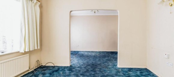 3 bedrooms House in New Addington, United Kingdom No. 8122 13