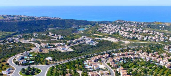 4 bedrooms Villa in Paphos, Cyprus No. 19014 3