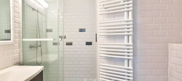 1 bedroom Duplex in Paris, France No. 184114 3