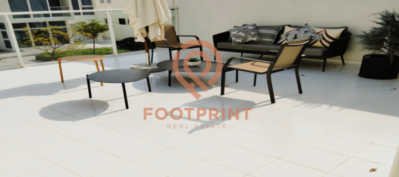 Adosado de 4 dormitorios en Dubai, UAE No. 24683 4