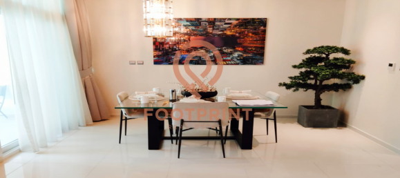 Adosado de 4 dormitorios en Dubai, UAE No. 24683 7