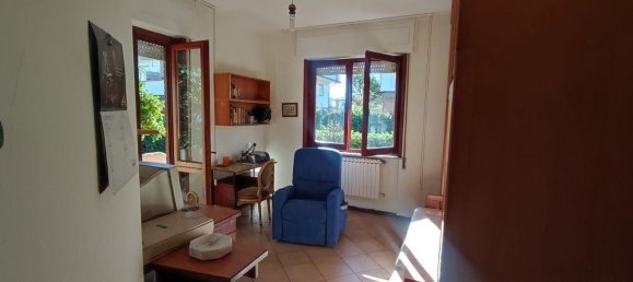 4 rooms Apartment in Carrara, Italy No. 307189 10