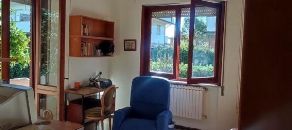 4 rooms Apartment in Carrara, Italy No. 307189 11