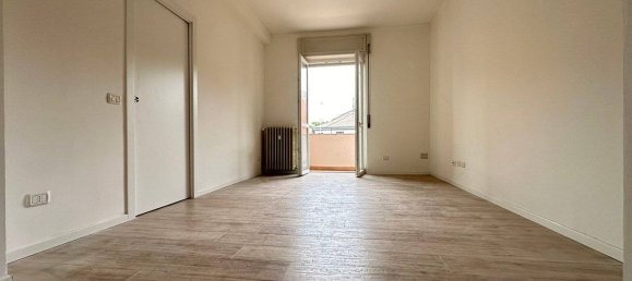 Квартира с 2 спальнями в Мельцо, Италия № 106037 2