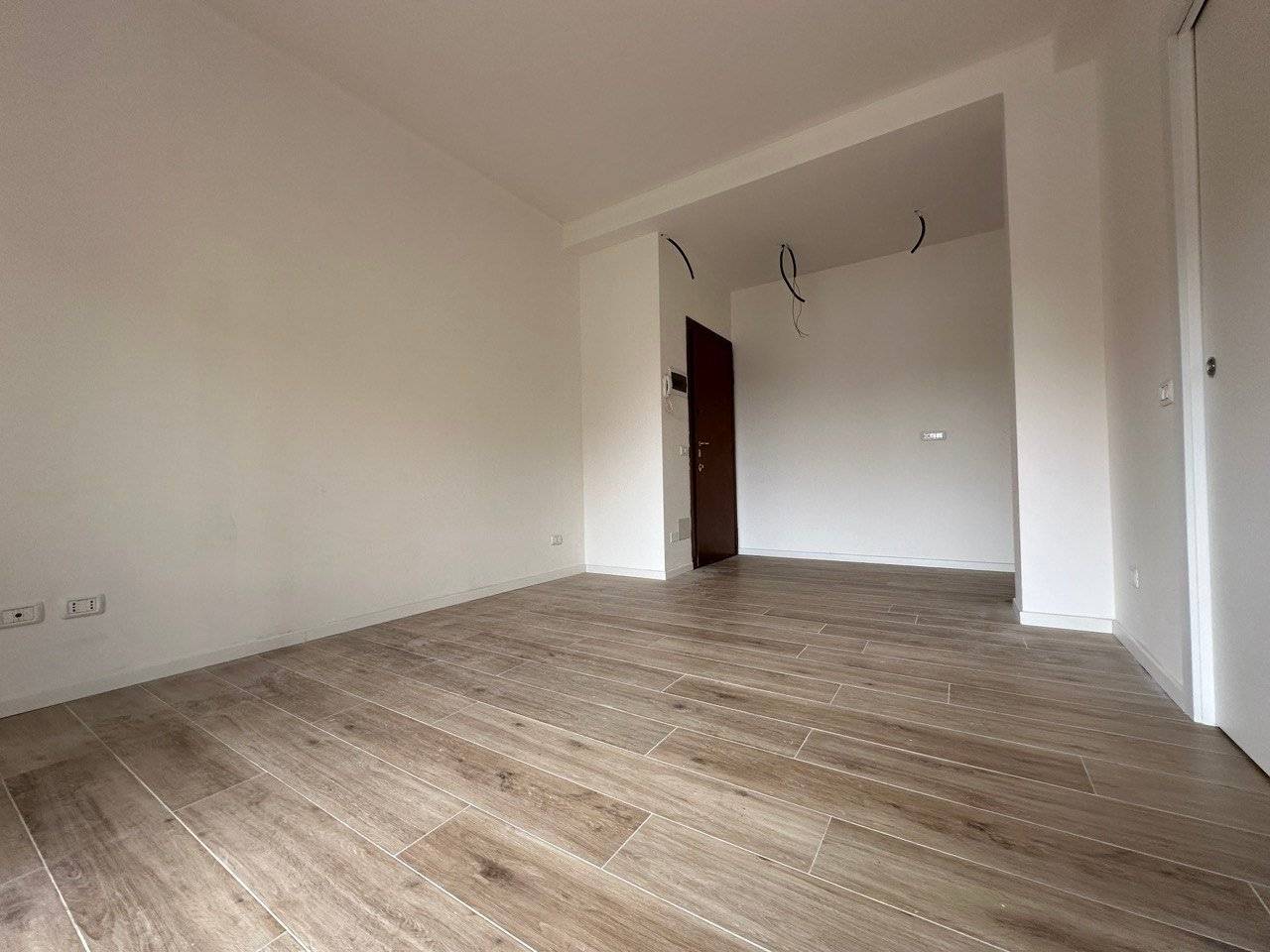 Квартира с 2 спальнями в Мельцо, Италия № 106037