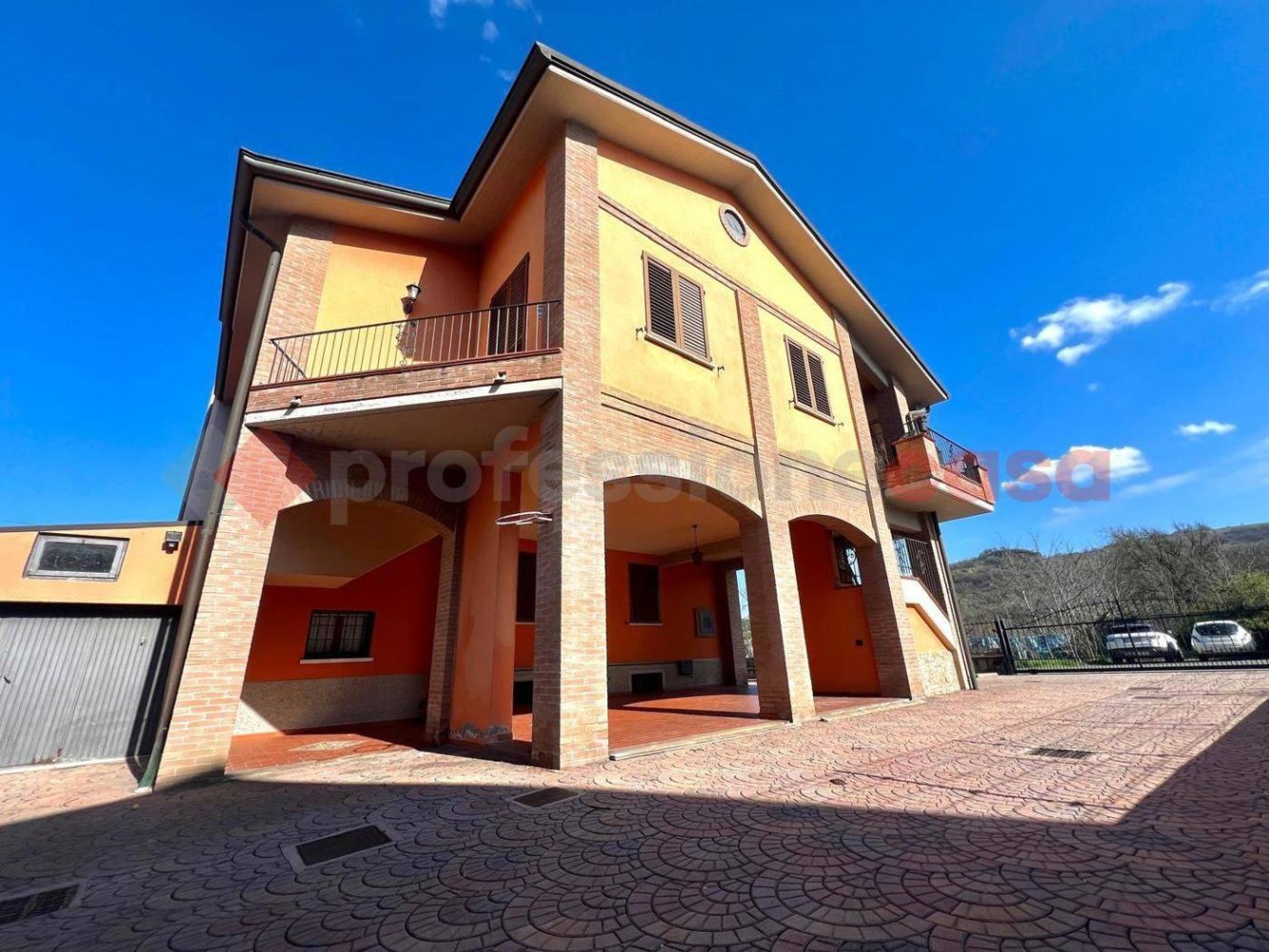3 bedrooms Villa in Scandiano, Italy No. 192730