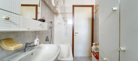 3 rooms Apartment in Melegnano, Italy No. 290581 12