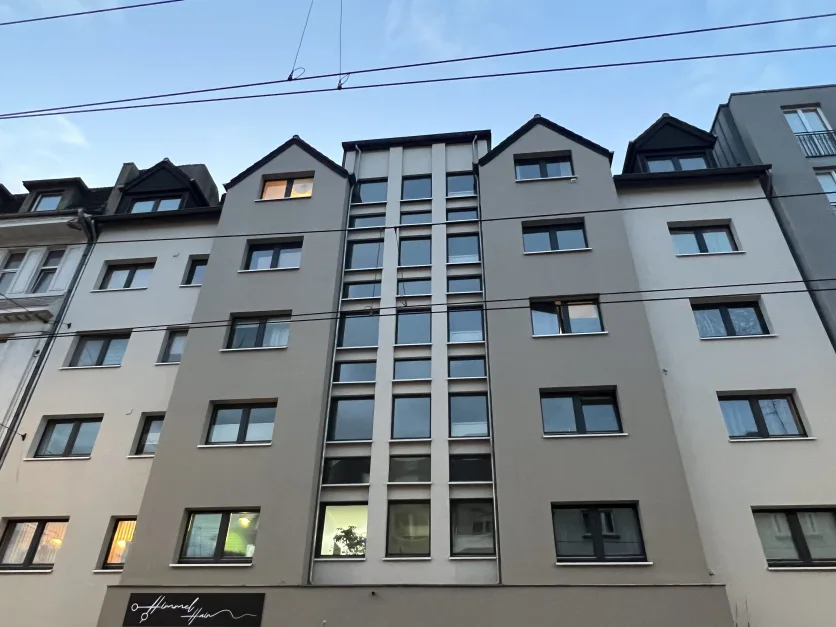 Apartamento de 6 habitaciónes en Dusseldorf, Germany No. 8500