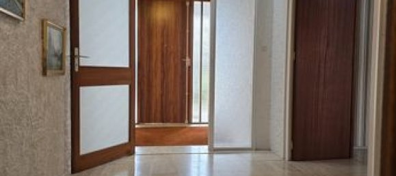 6 bedrooms House in Poitiers, France No. 311606 5