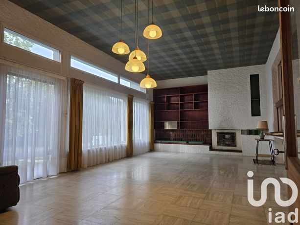 6 bedrooms House in Poitiers, France No. 311606