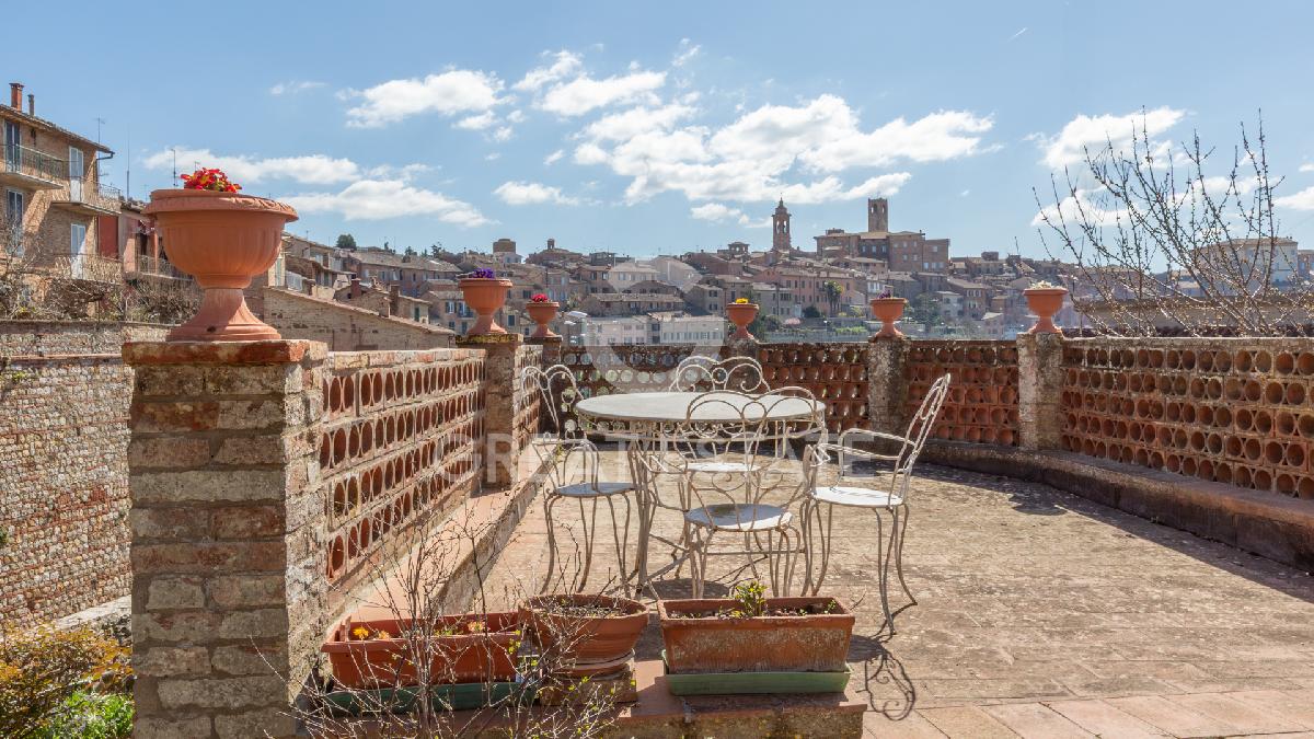 5 bedrooms Apartment in Città della Pieve, Italy No. 232118