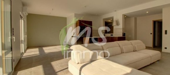 Apartamento de 3 dormitorios en Gap, France No. 304583 4