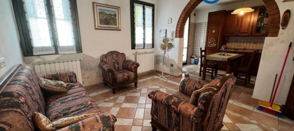 4 rooms House in Villanova Marchesana, Italy No. 166050 8