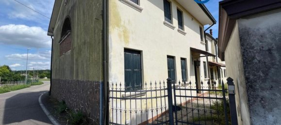 4 rooms House in Villanova Marchesana, Italy No. 166050 24