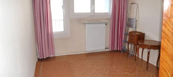3 bedrooms Apartment in Villeneuve-la-Garenne, France No. 171794 9