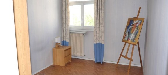 3 bedrooms Apartment in Villeneuve-la-Garenne, France No. 171794 8