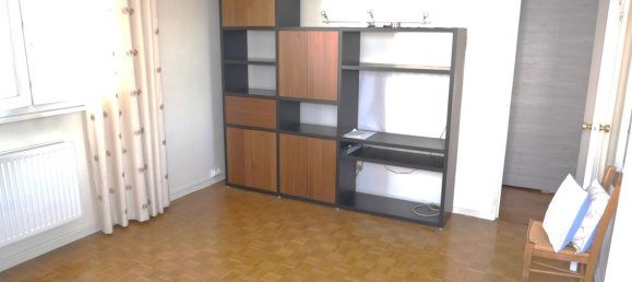 3 bedrooms Apartment in Villeneuve-la-Garenne, France No. 171794 5