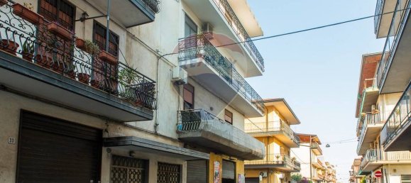 4 bedrooms Apartment in Misterbianco, Italy No. 279757 3